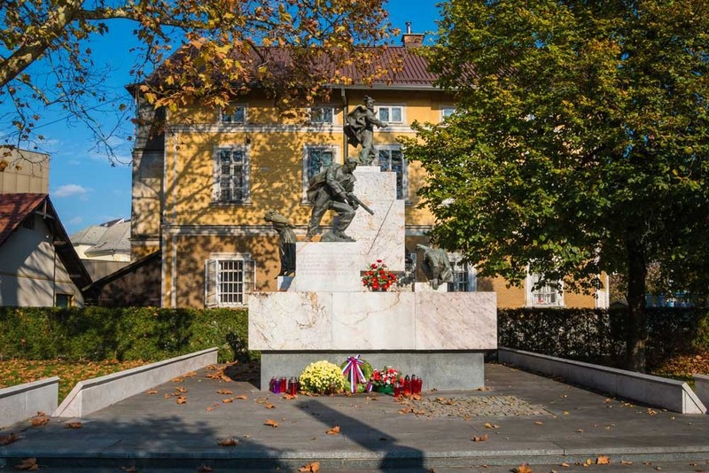 Spomenik padlim borcem in žrtvam fašističnega nasilja iz Domžal