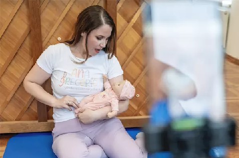 Glasbena ustvarjalnica - Glasbena delavnica z Ano Gregorič